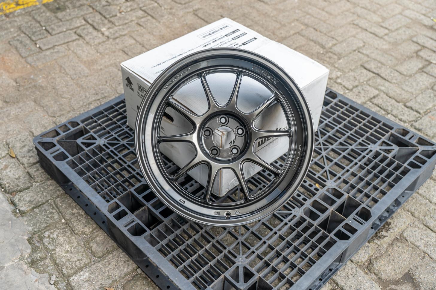 TC105X DSR R18x8.5 ET 43 PCD 5x100 - EJ Titan (Original Japan)