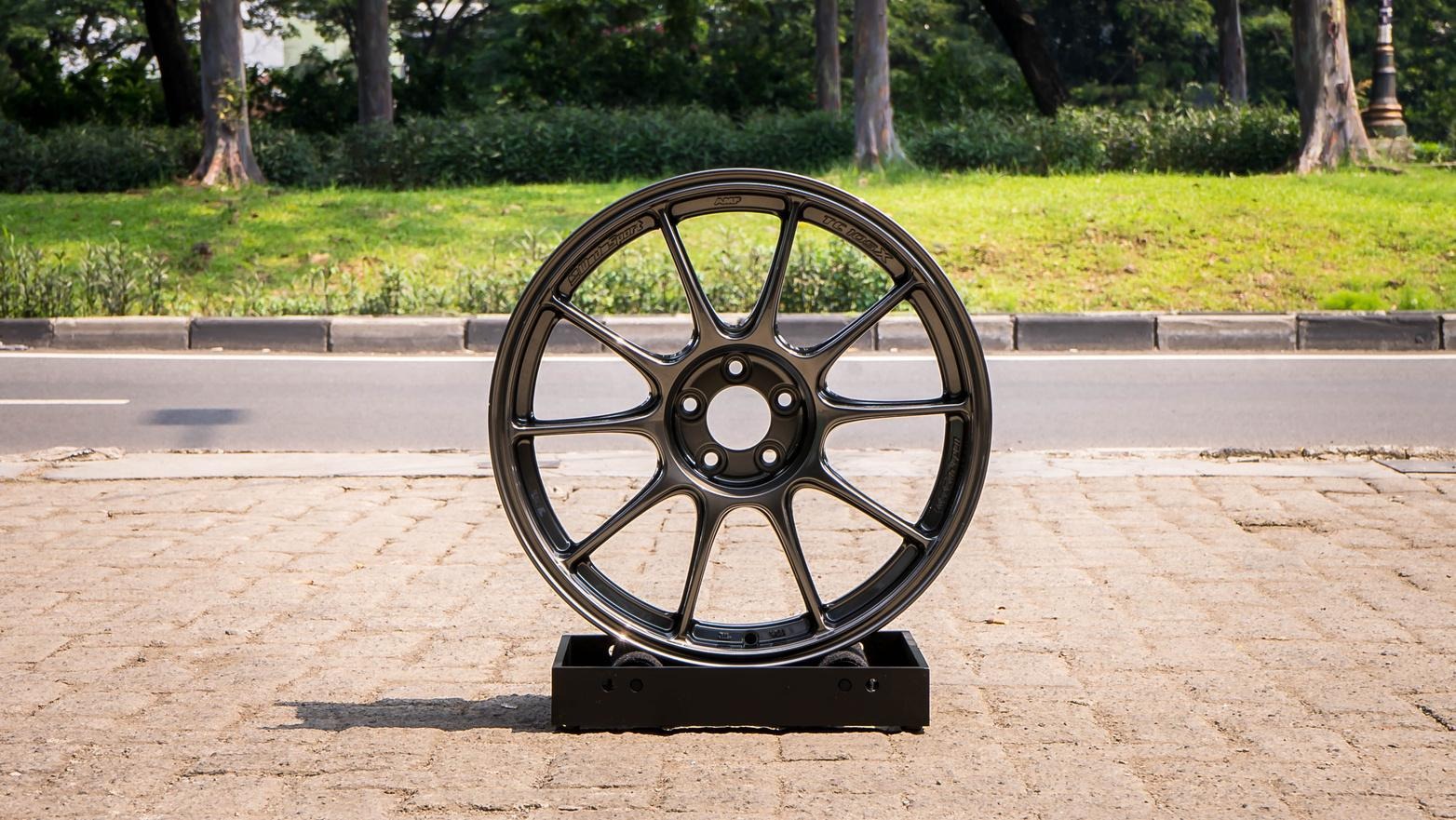 TC105X R18x8.5 ET 32 PCD 5x114 - EJ Titan (Original Japan)