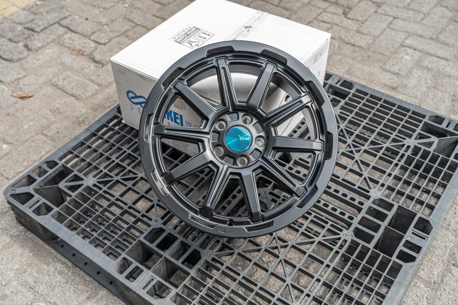 OVERLANDER R17x7.5 ET 35 PCD 5x108 (Original Japan) view 3