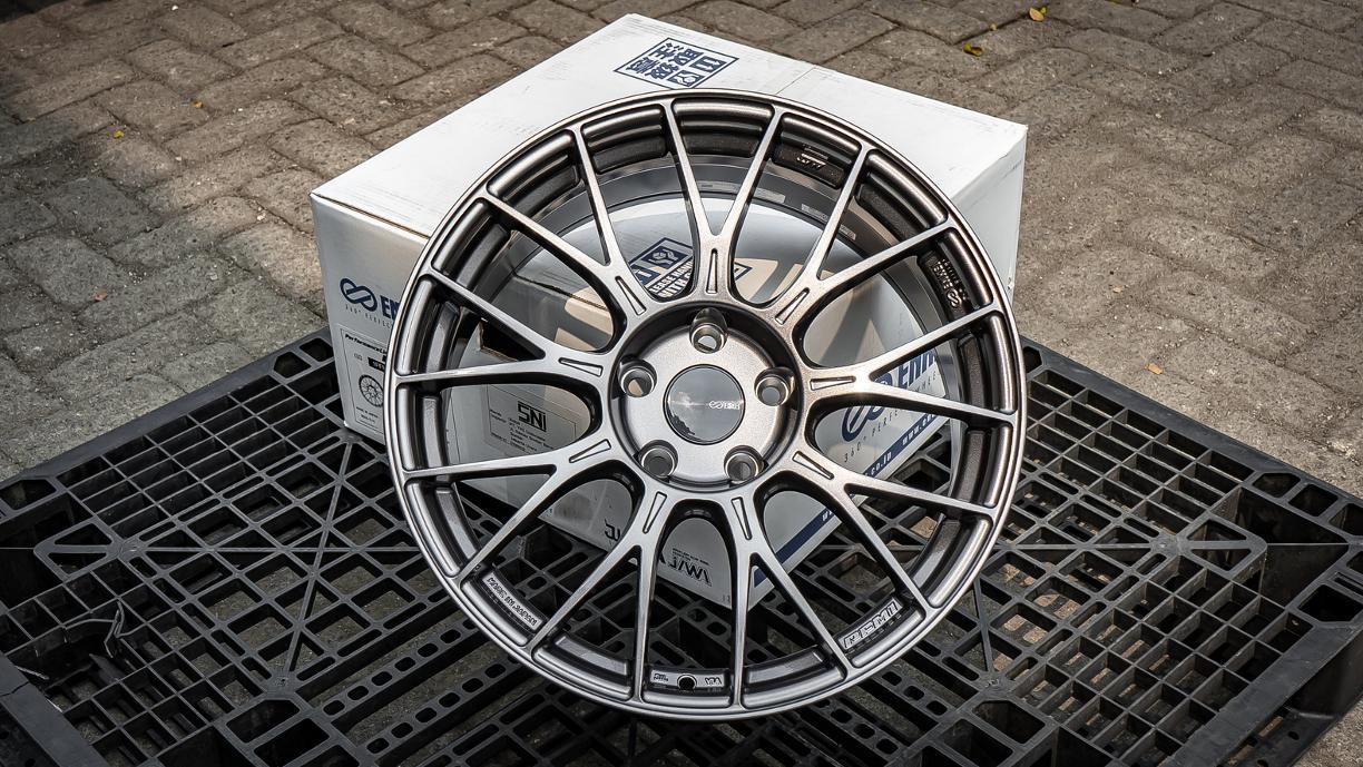 PFM1 R18x8.5 ET 35 PCD 5x114.3 - Dark Silver (Original Japan)