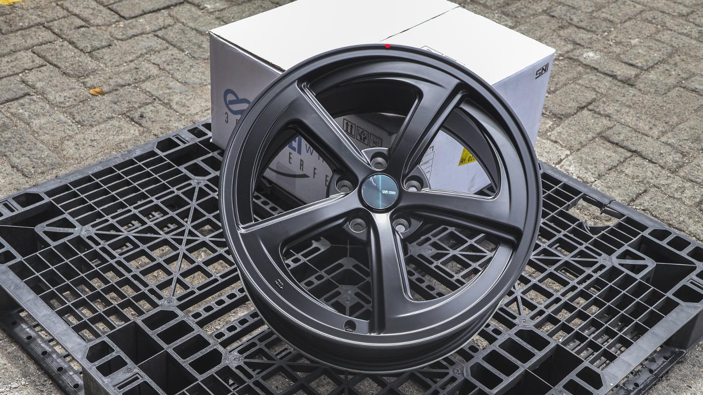 GIOTTO R18x8 ET 45 PCD 5x114 - Matte Black (Original Japan)