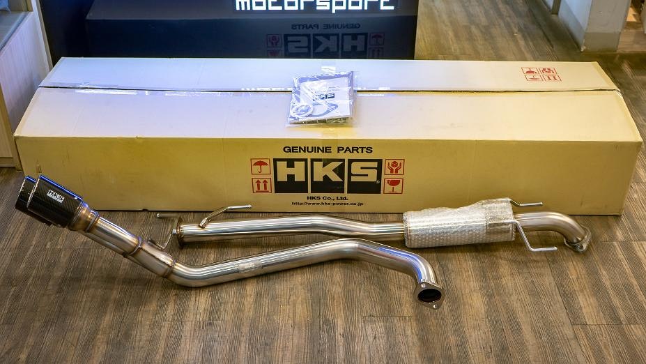 HKS Side Exit Carbon Tip Muffler Toyota Fortuner VRZ
