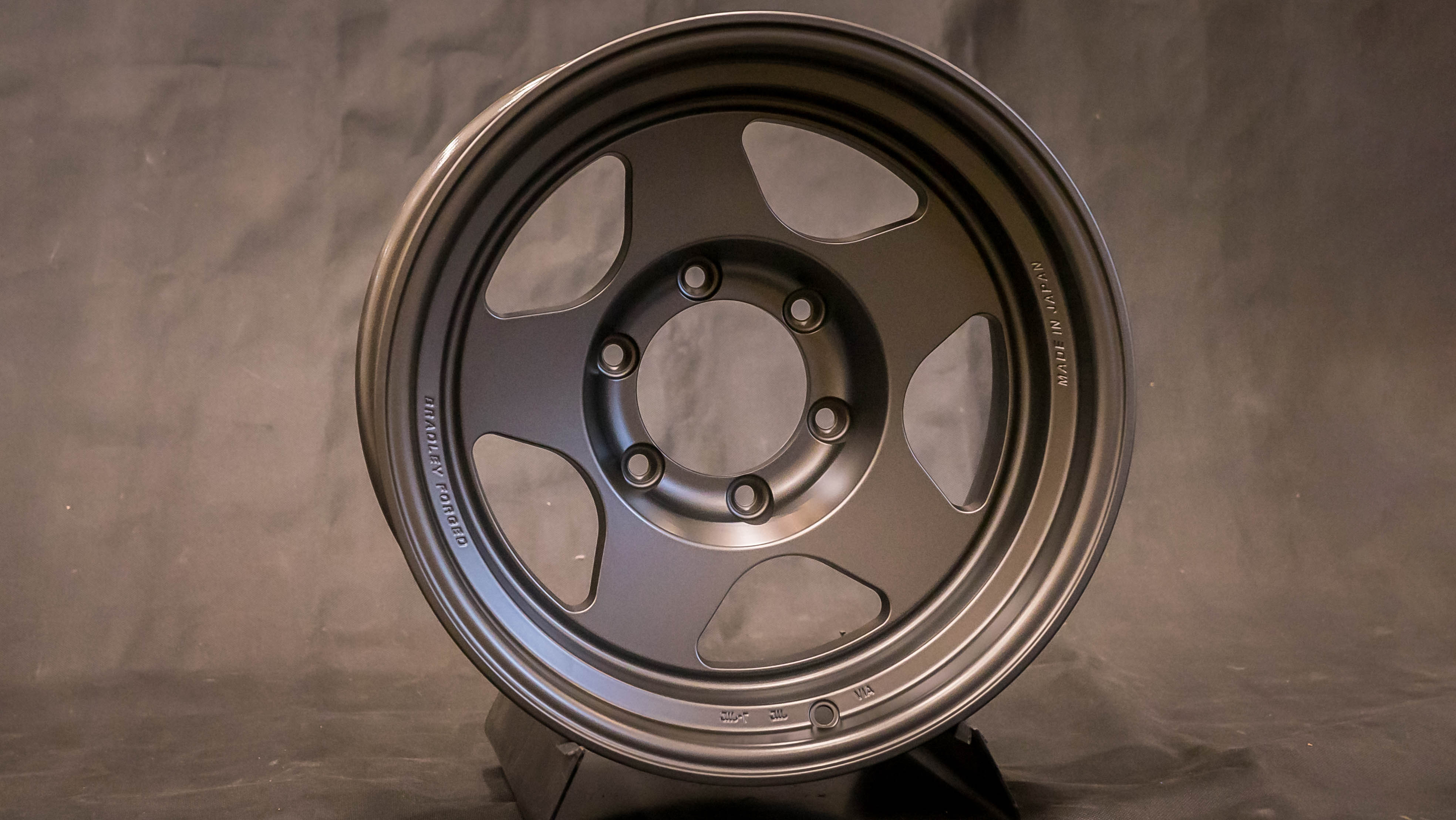 Bradley Forged Takumi 16x8.5 ET-30 6x139.7 view 2