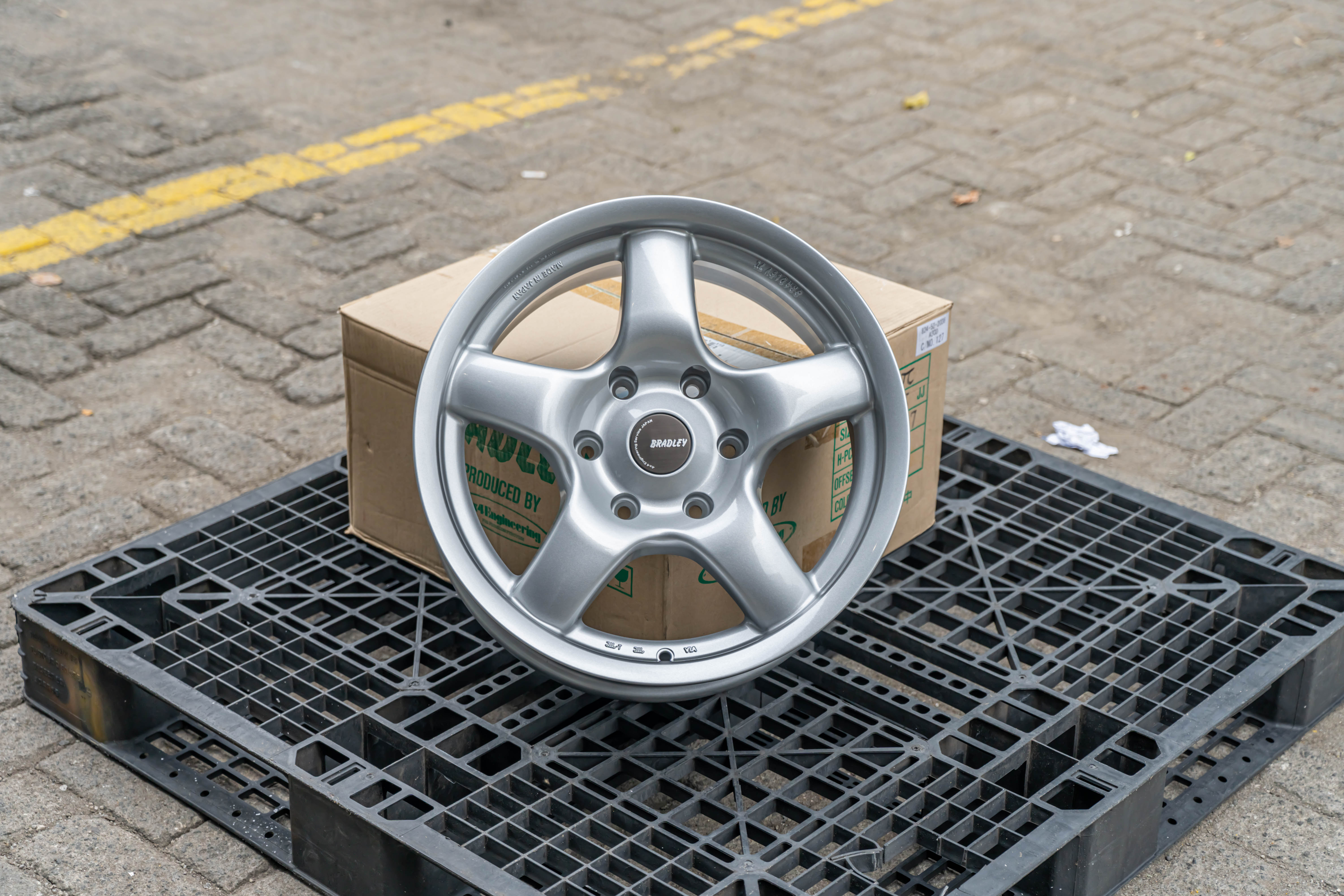 Bradley Phi 17x8 ET20 6x139.7
