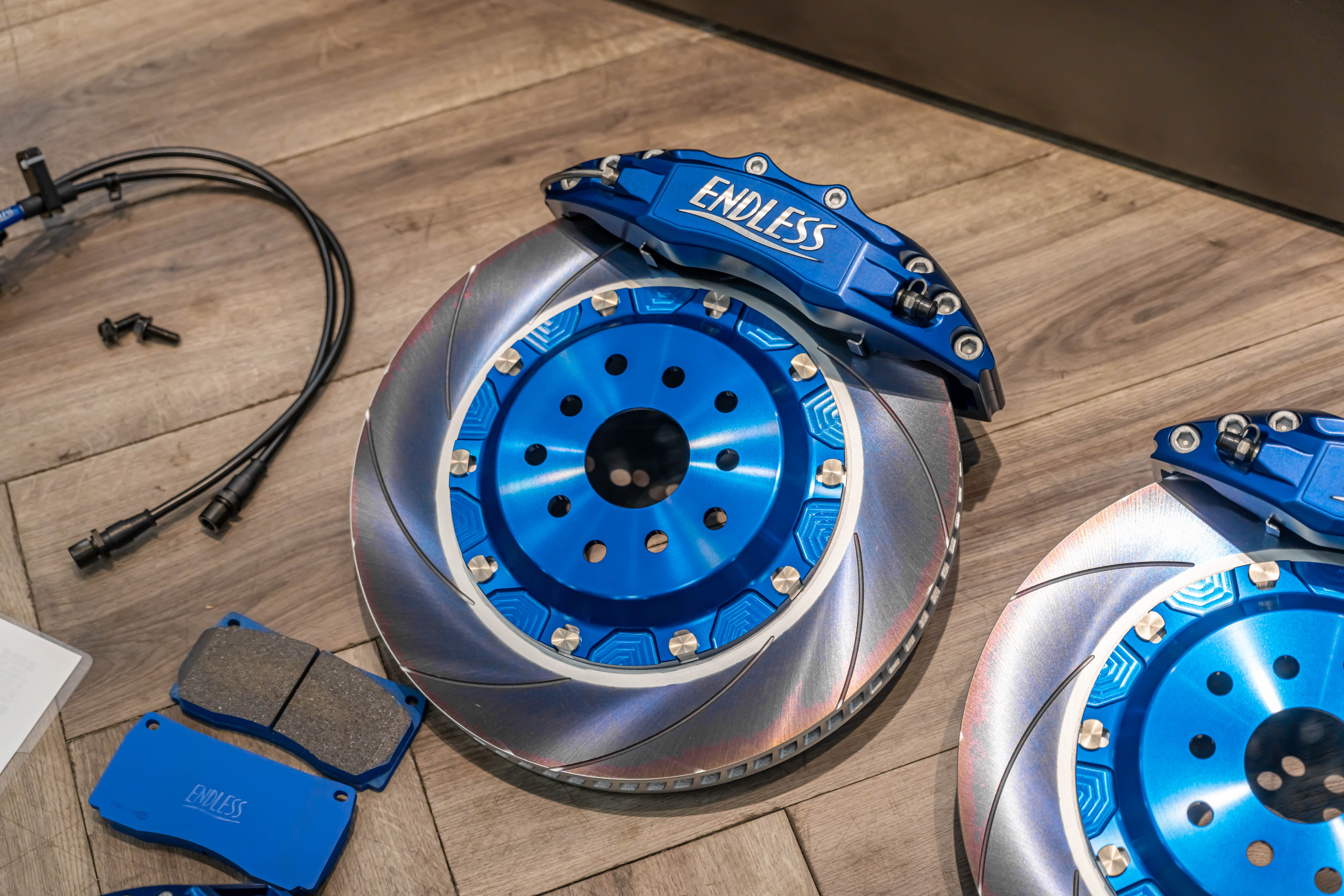 Endless Brake Kit for Subaru BRZ ZD8 345MM 6POT & 332MM 4POT (Blue) Curving Slit view 3