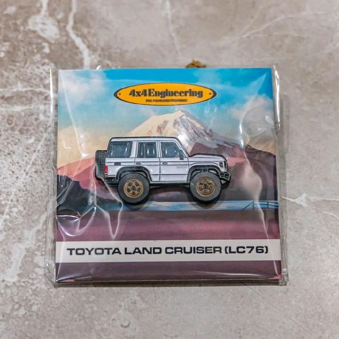 Leen Customs x 4x4 Engineering Pin Badge