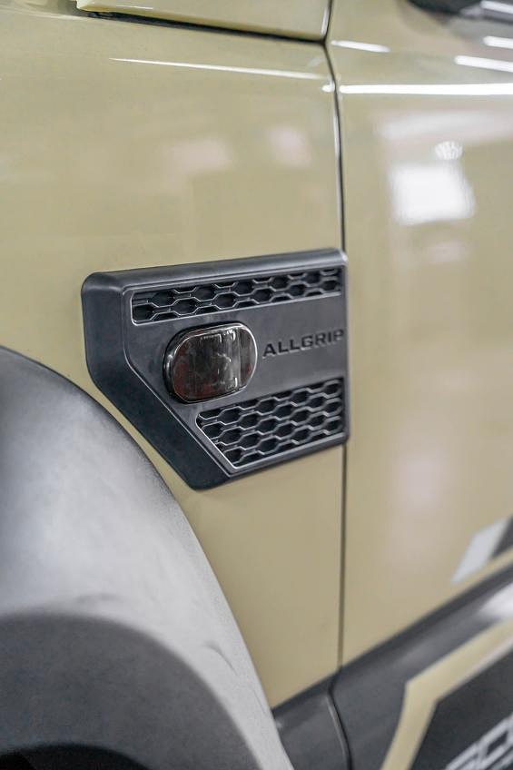 Cover Side Marker Clip On for Suzuki Jimny view 2