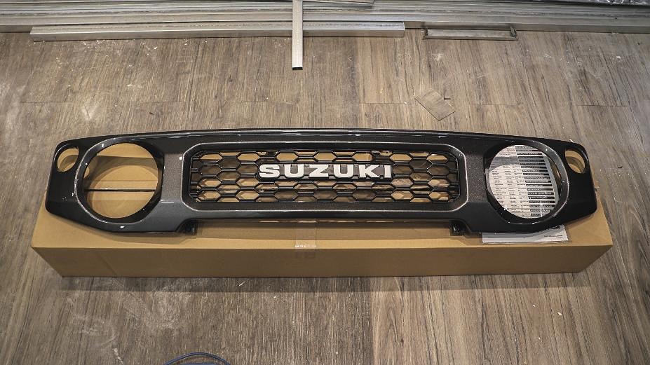 Front Grille Suzuki Jimny - Suzuki Genuine Part